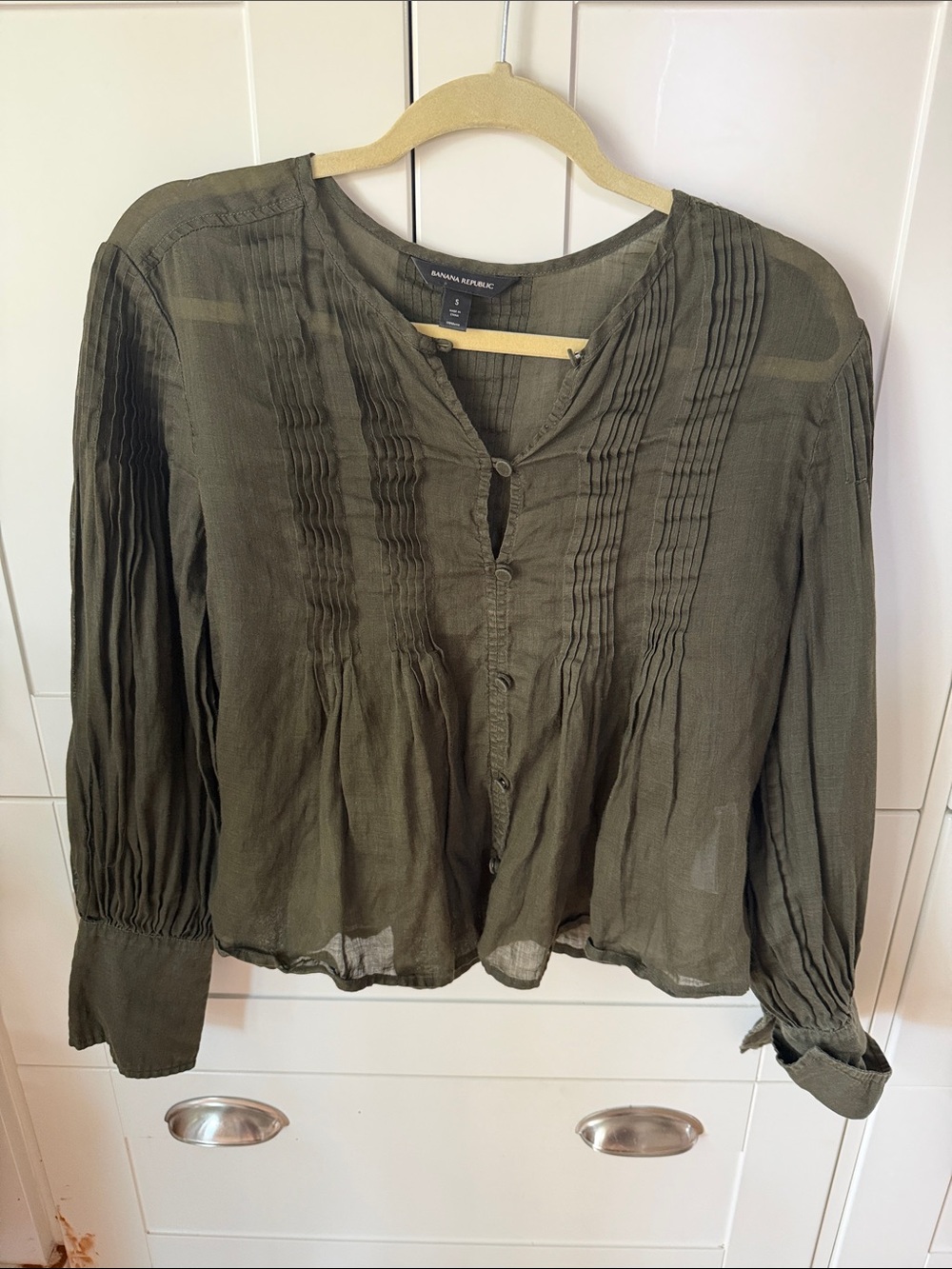 Banana Republic Olive Green Pintuck Button-Front Blouse